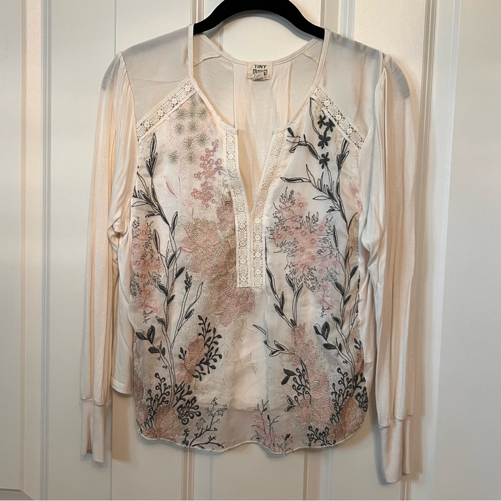 Anthropologie Tiny Embroidered Holden Long Sleeve Tee Top Small PETITE - Picture 2 of 10